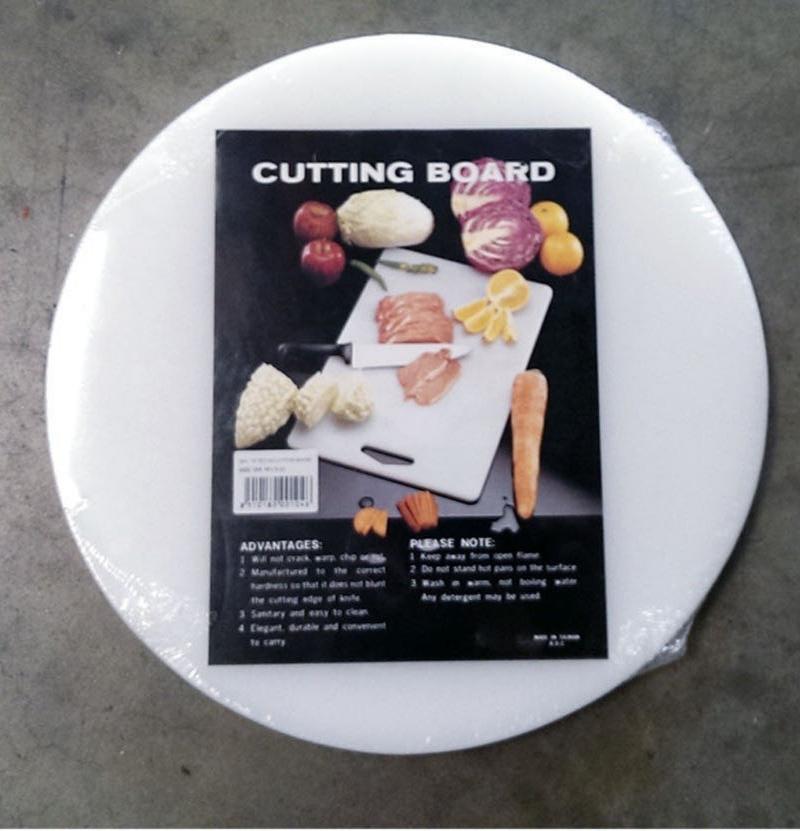PLASTIC ROUND CUTTING BOARD